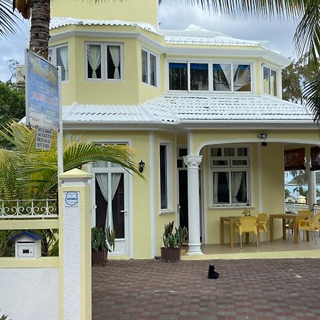 Villa Bella Charming Beachfront Guesthouse Блу-Бей Екстер'єр фото
