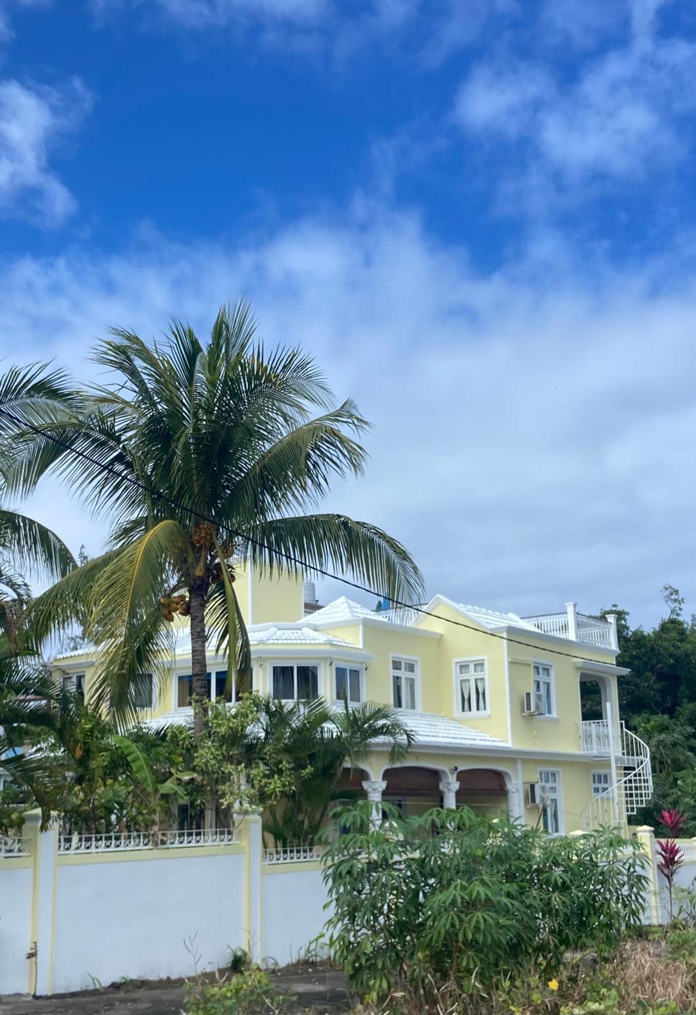 Villa Bella Charming Beachfront Guesthouse Блу-Бей Екстер'єр фото