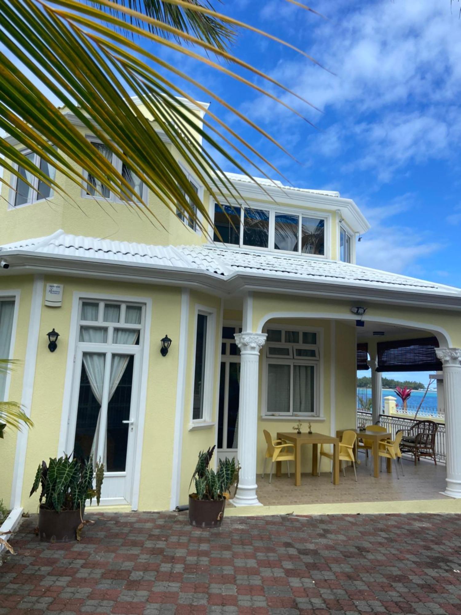 Villa Bella Charming Beachfront Guesthouse Блу-Бей Екстер'єр фото