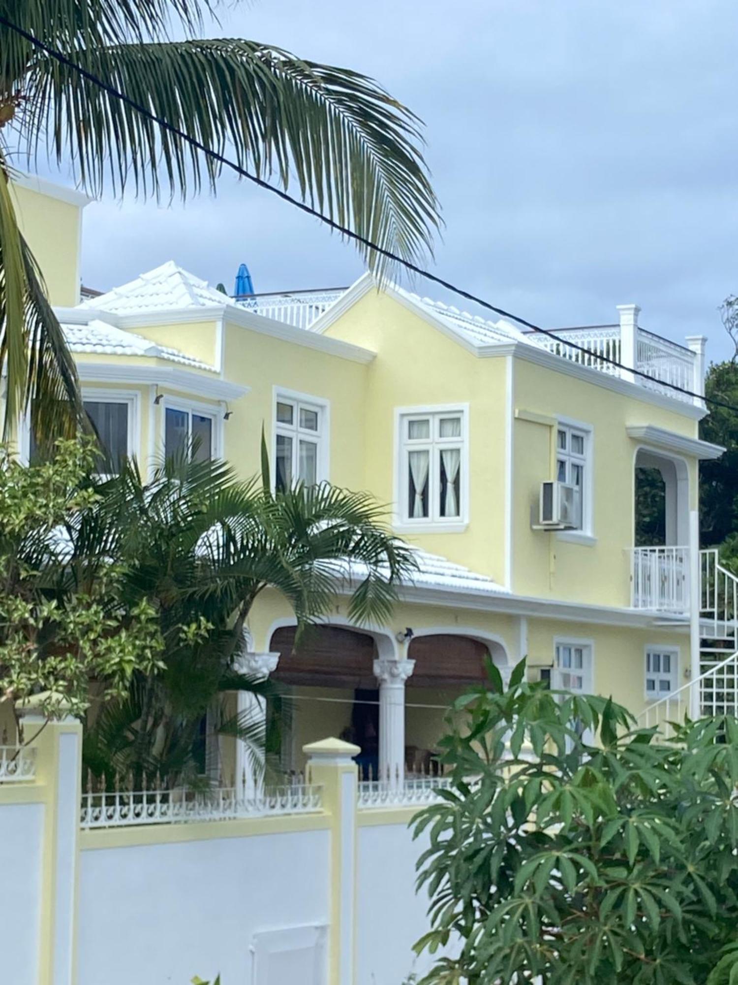 Villa Bella Charming Beachfront Guesthouse Блу-Бей Екстер'єр фото