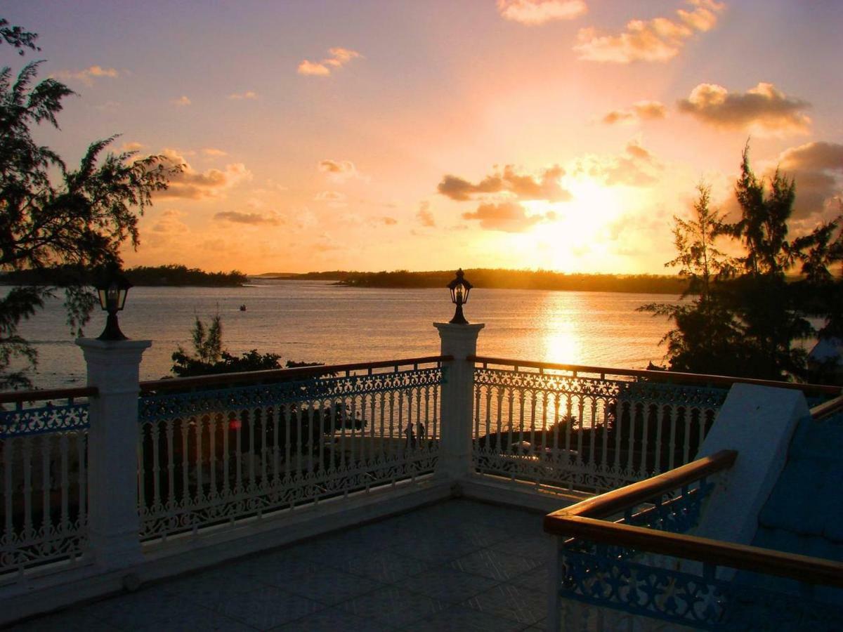 Villa Bella Charming Beachfront Guesthouse Блу-Бей Екстер'єр фото