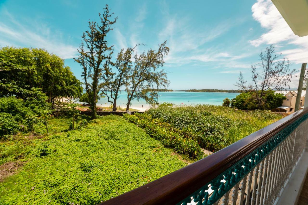 Villa Bella Charming Beachfront Guesthouse Блу-Бей Екстер'єр фото