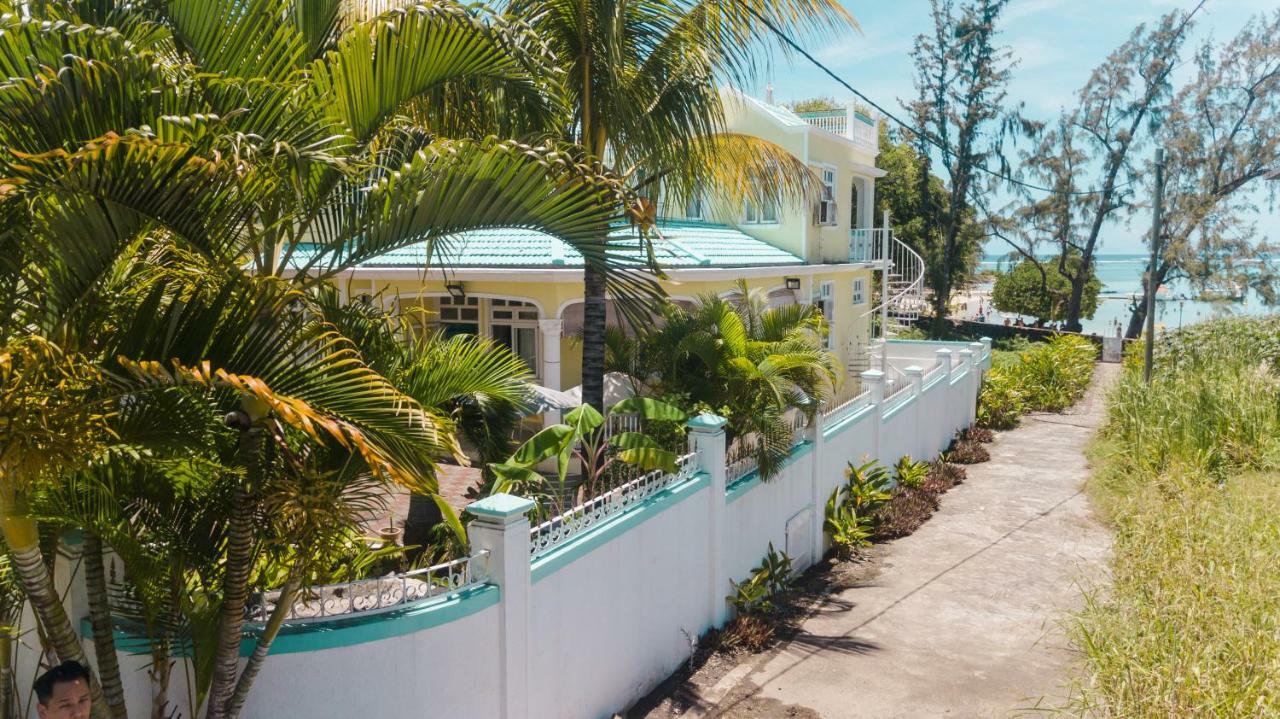 Villa Bella Charming Beachfront Guesthouse Блу-Бей Екстер'єр фото