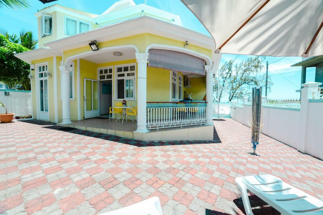 Villa Bella Charming Beachfront Guesthouse Блу-Бей Екстер'єр фото