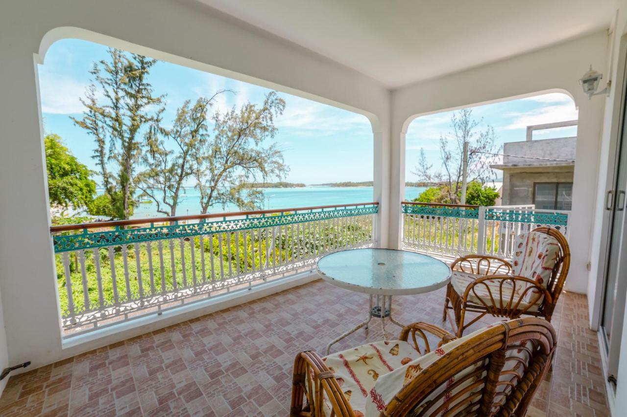 Villa Bella Charming Beachfront Guesthouse Блу-Бей Екстер'єр фото