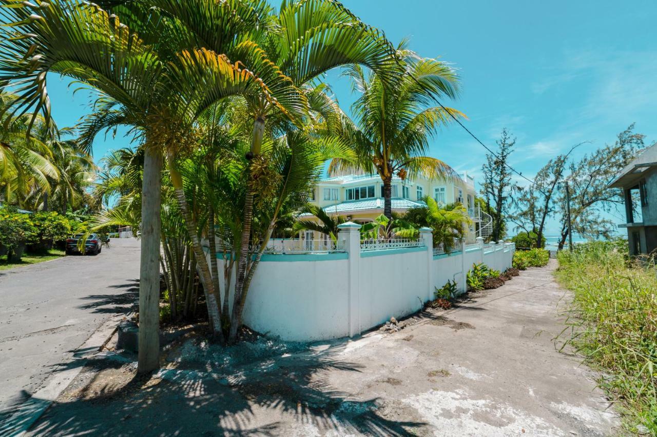 Villa Bella Charming Beachfront Guesthouse Блу-Бей Екстер'єр фото